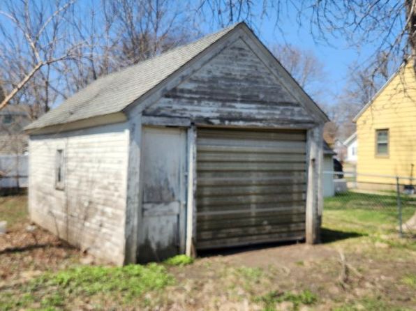 607 6th St NW, Austin, MN 55912