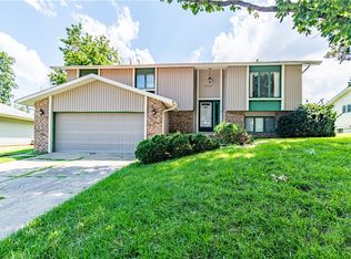 2326 N Longwood Dr, Decatur, IL 62526