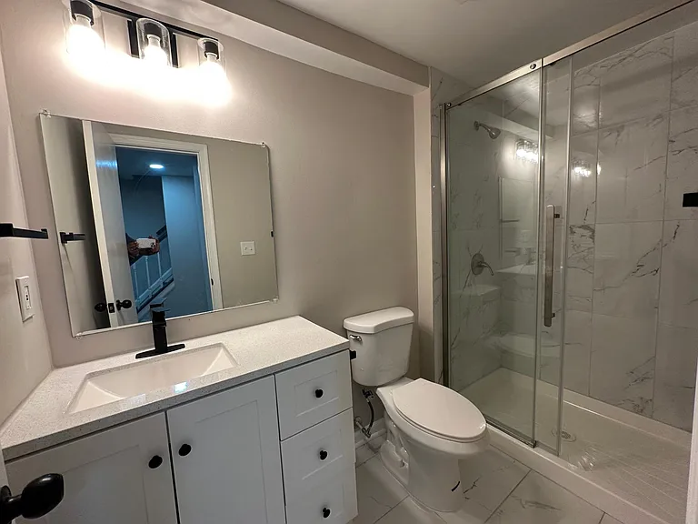 Basement bathroom full view