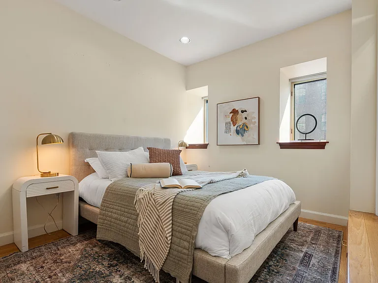 2 Clarendon St #302 — Photo 19