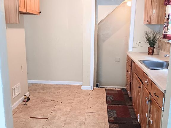 4th image of 16542 Freeland St
