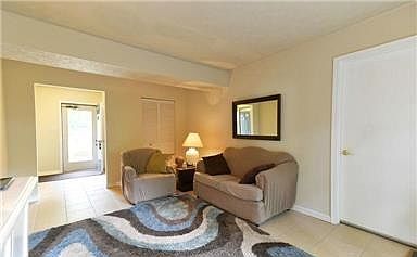 3rd image of 908 Marine Dr