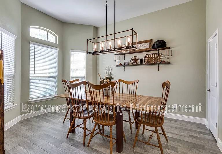 672 Harris Ridge Dr — Photo 3