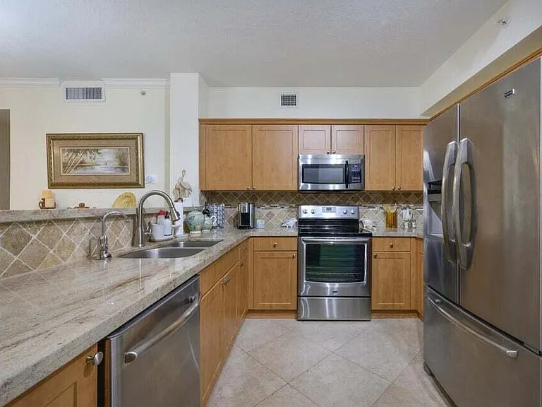 1805 N Flagler Dr #107 — Photo 10