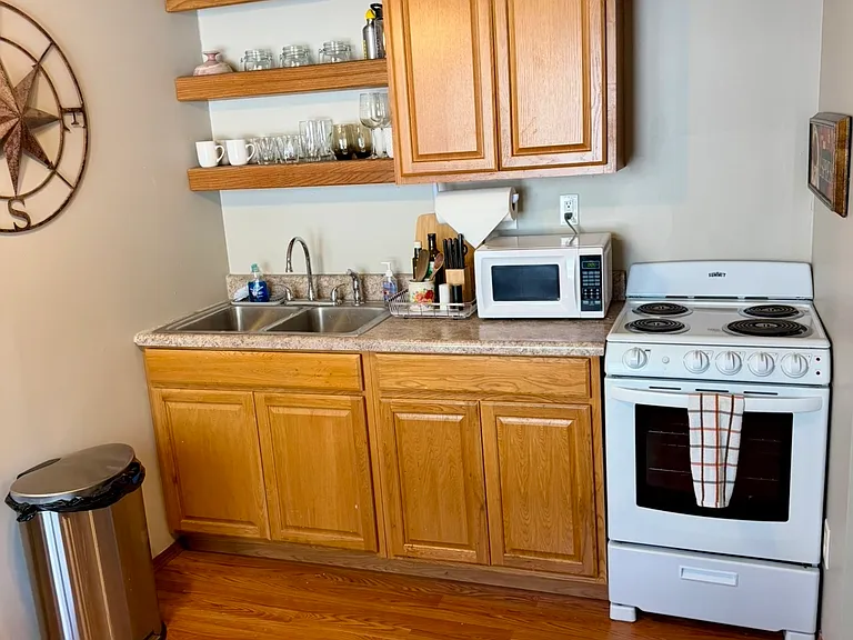 205 N Mathewson Ave #2 — Photo 8