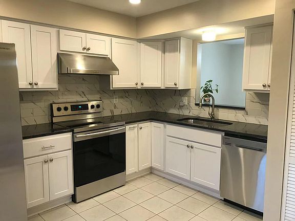 4th image of 14920 Forest Landing Cir