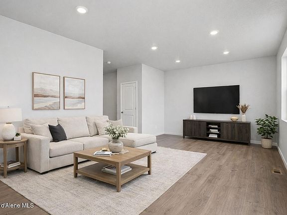 4th image of 2773 N Vega St