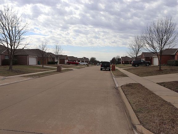 4th image of 1505 Waters Edge Dr