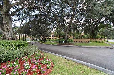 2nd image of 15489 Miami Lakeway N #3033