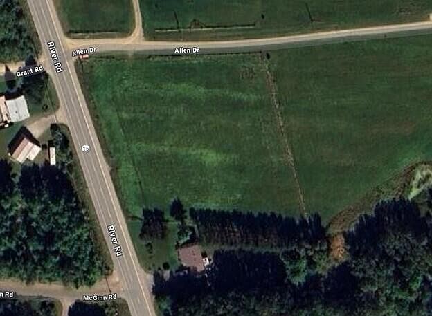 2nd image of 992 River Road