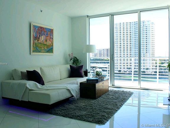4th image of 201 S Biscayne Blvd #908