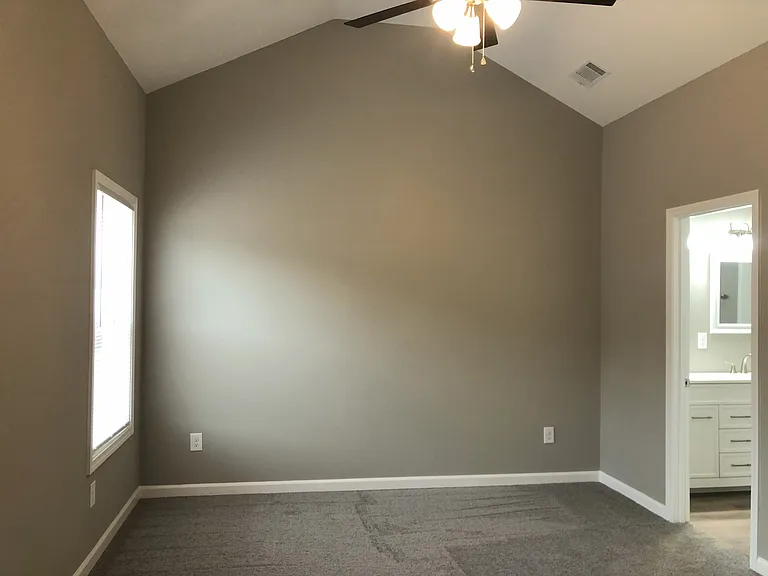 261 Charlotte Cir — Photo 6