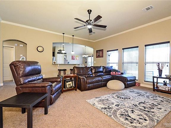 4th image of 302 Avondale Ln