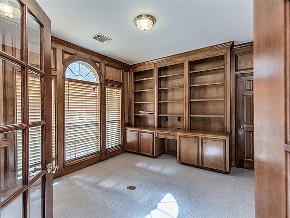 3rd image of 3306 Medinah Ct
