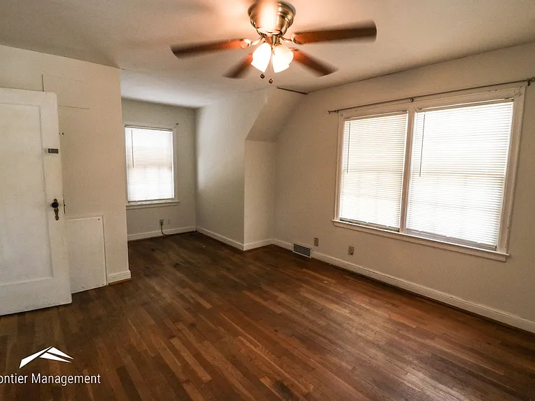 1849 Anderson Ave — Photo 24