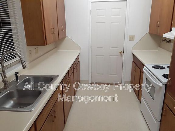 3rd image of 707 S 23rd St