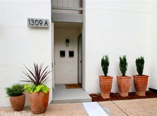 1309 N University Ave, Little rock, AR 72207