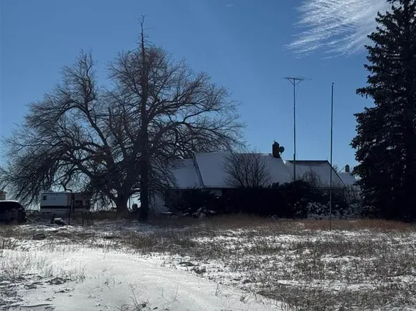 7371 Dodge Rd, Hemingford, NE 69348