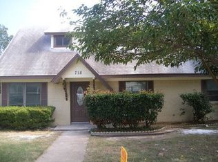 718 Hughes Dr, Irving, TX 75062