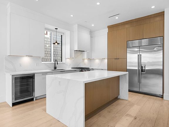 4th image of 3123 W 16th Ave