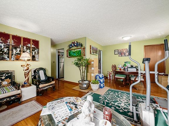 3rd image of 1196 E Woodrow Ave