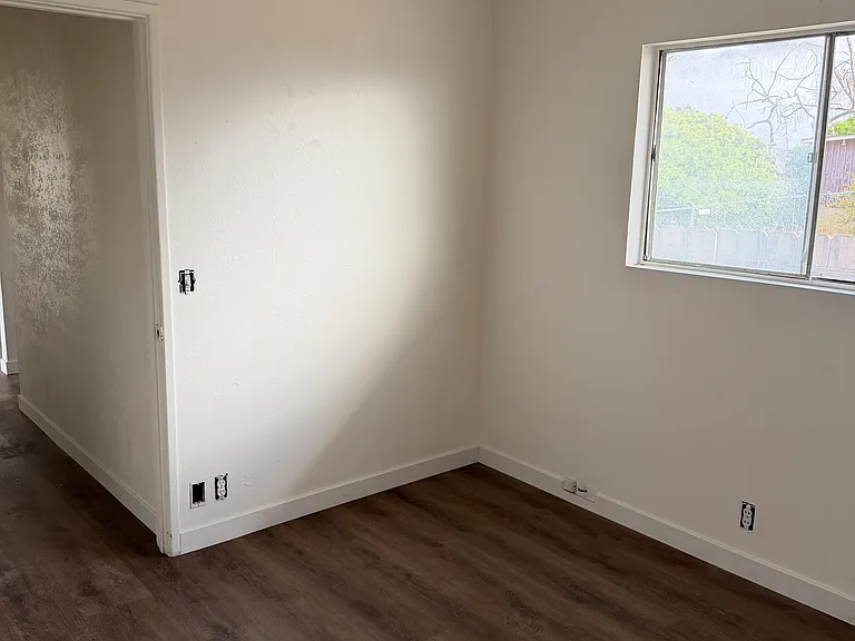9420 Emerald Grove Ave #1 — Photo 5