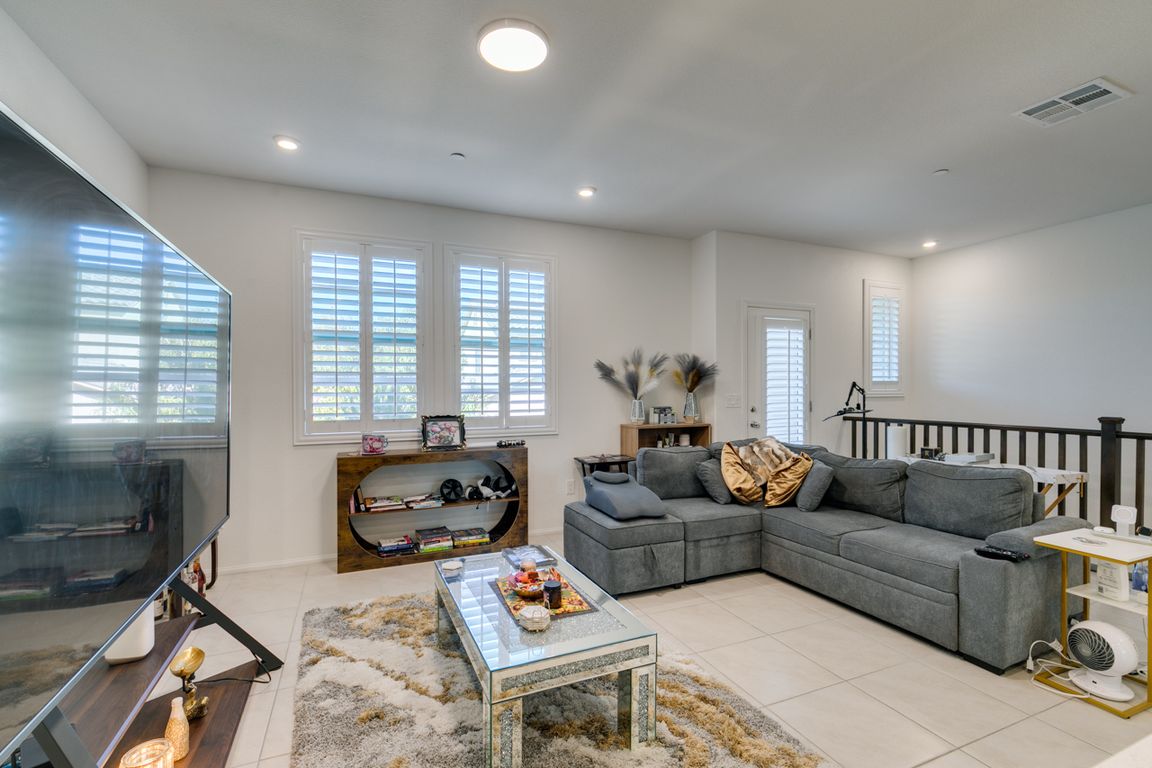 next background image