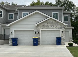 8679 Golden Ln, De Soto, KS 66018