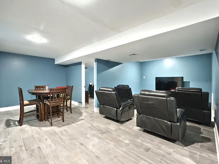 416 Huntington Dr — Photo 21