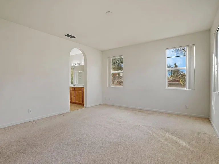2390 Gibralter Ln — Photo 17
