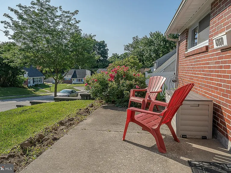 6950 Fowler St — Photo 24