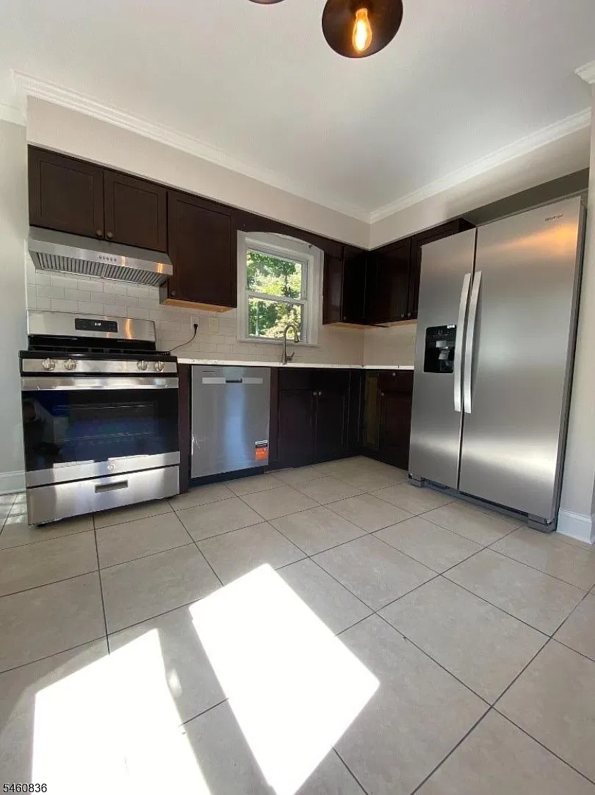 4 bed, 2.0 bath, $4,500 — Photo 4