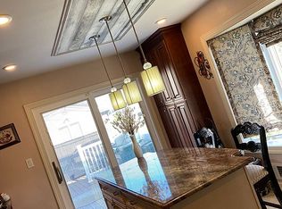 25 Strathmore Dr, North Babylon, NY 11703