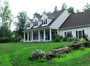 197 Mattapoisett Rd, Rochester, MA 02770