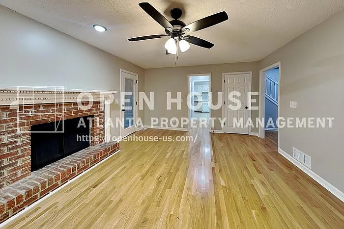 4 bed, 2.5 bath, 2550 sqft, $2,750 — Photo 3