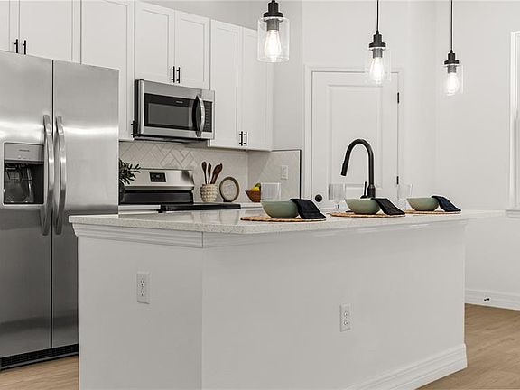 4th image of 2126 W CHARLENE PLACE