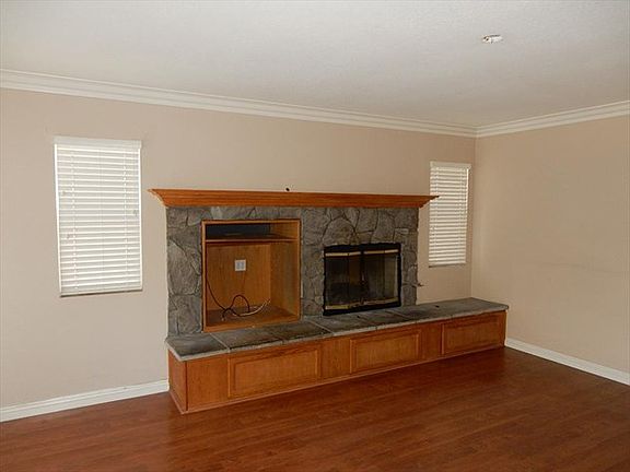 2nd image of 1133 Adele Ln
