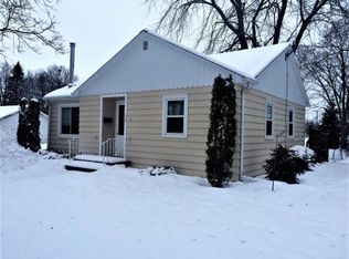 158 N Adams St, Oconto Falls, WI 54154
