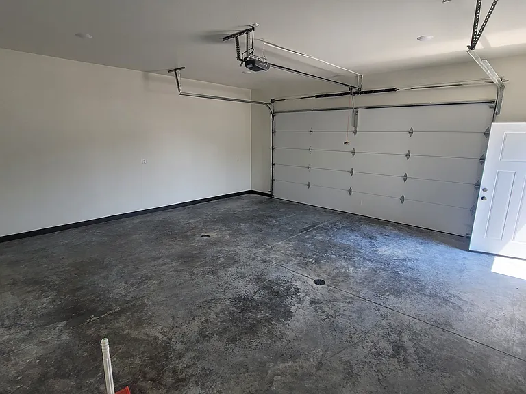 2269 Helle Dr — Photo 25