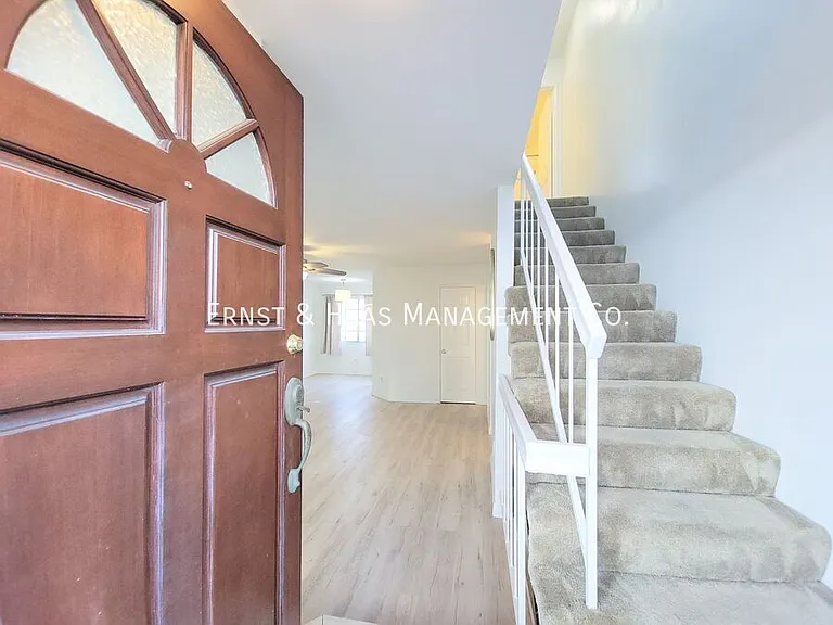 111 W Spring St #E — Photo 3