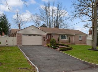 33 Rustic Pl, Staten Island, NY 10308