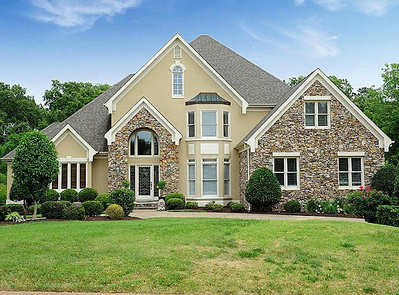 2nd image of 9220 Royal Mountain Dr