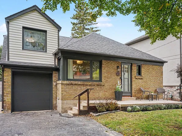 28 Inverleigh Dr, Toronto, ON M8Y 3E3