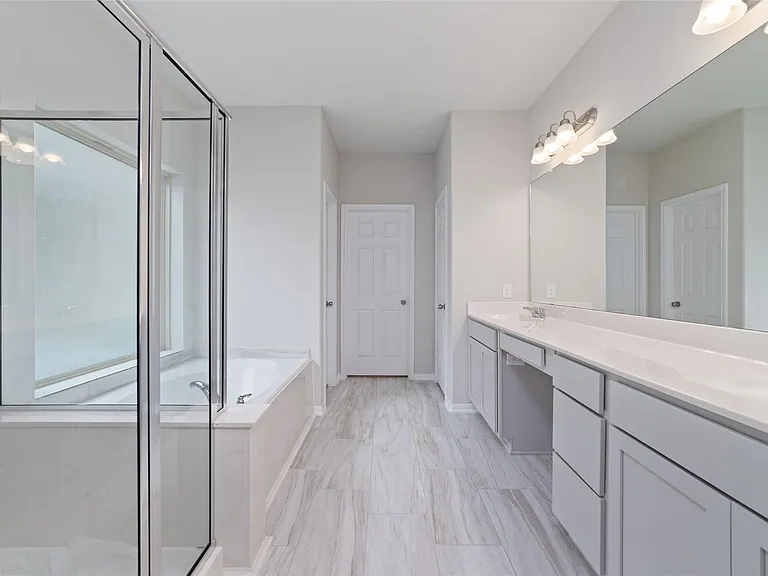 18511 Grand Spanish Oak Ct — Photo 18