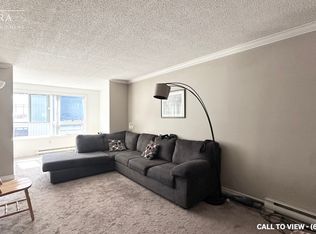 95 Base Line Rd W #401, London, ON N6J 4X3