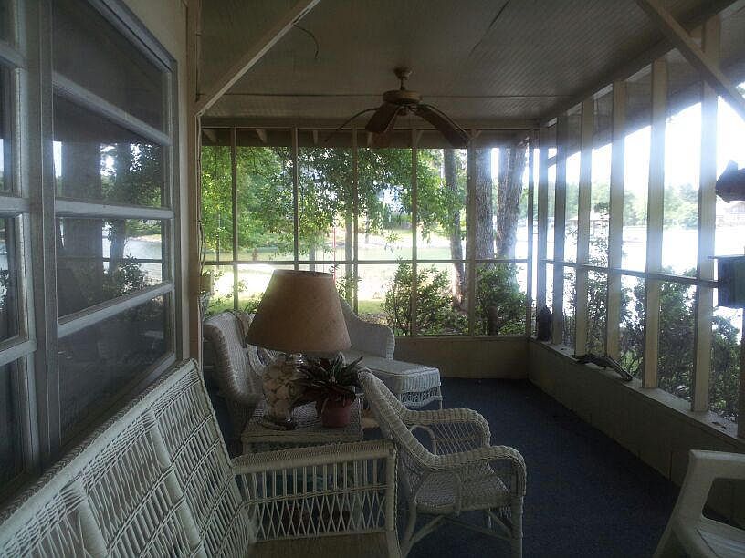 2nd image of 87 Woodvine