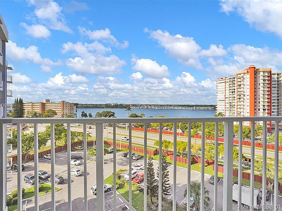 2nd image of 1200 NE Miami Gardens Dr APT 808W