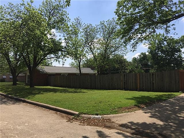 1st image of 1501 Paris Dr
