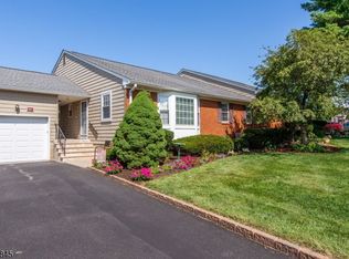 81 Brandywyne Drive, Florham Park Boro, NJ 07932