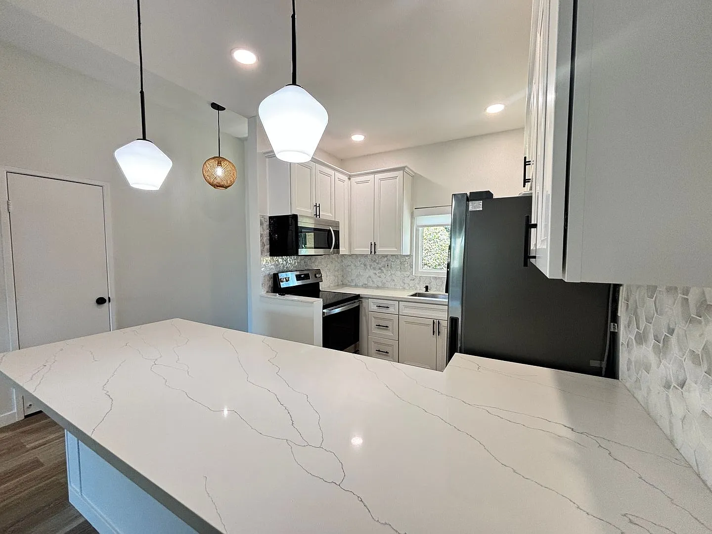 Beautifully Updated 2-Bedroom Condo in The Villas of Calavera — Photo 4